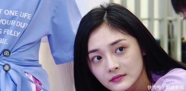 周洁琼孔雪儿早期同框,颜值差距太明显,终于明白前者为何那么火