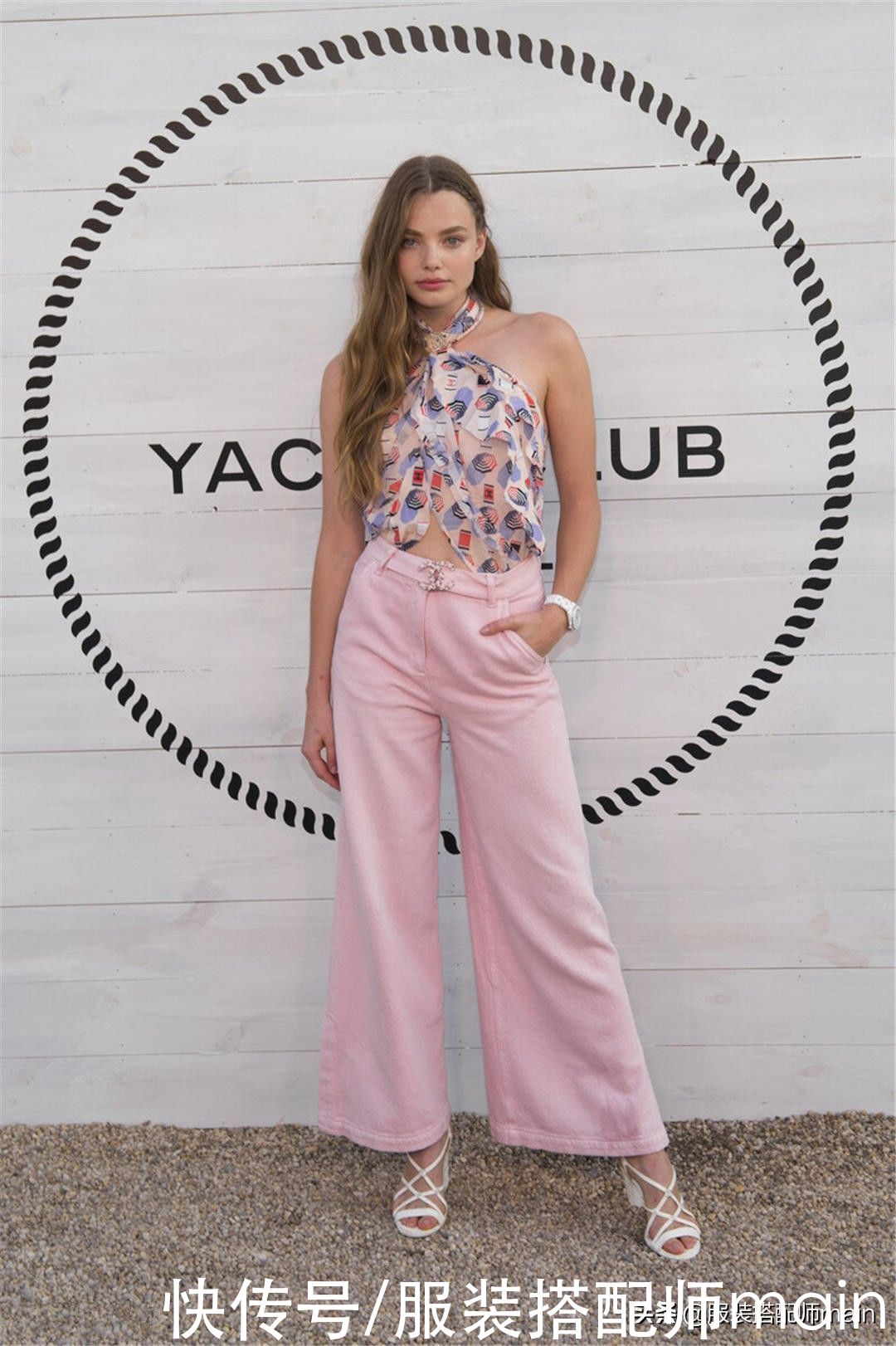 小黑裤已经过时了？今年这3种颜色的裤子才让人眼前一亮