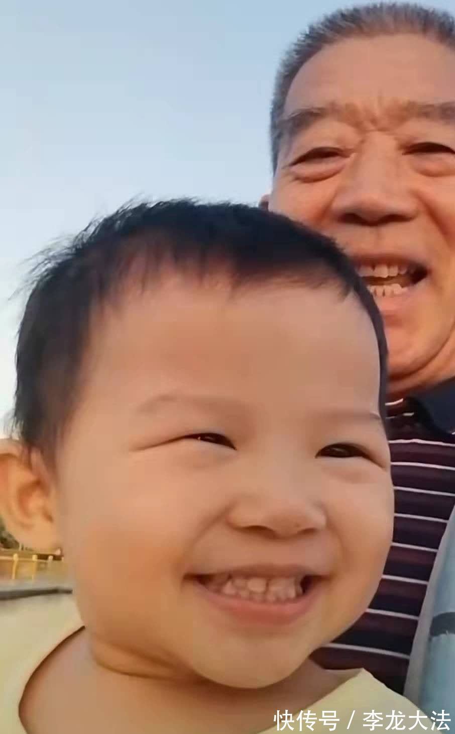 天赐|山东67岁老妇怀孕,儿女表示要断绝关系,2年后,老妇带娃直播