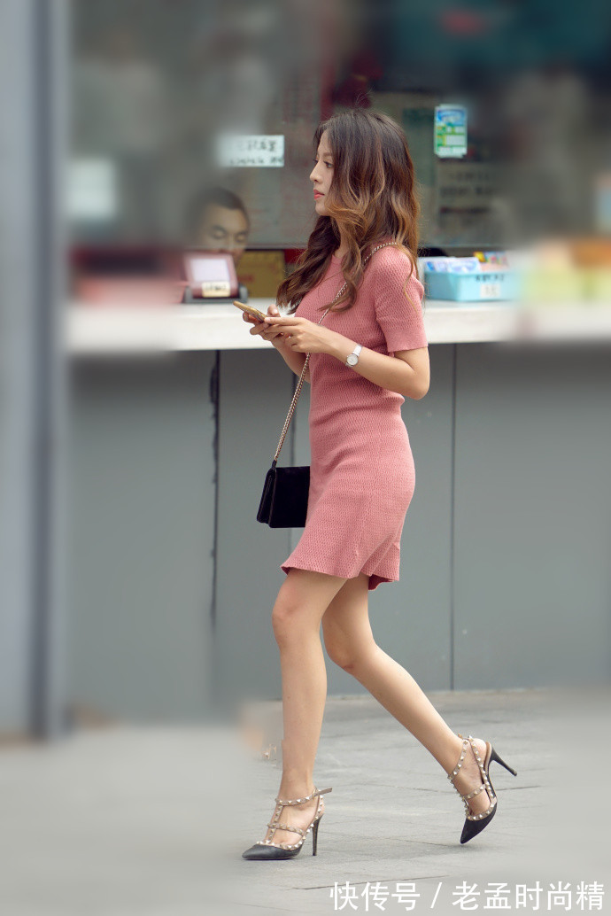 街拍|重庆街拍,高颜值好身材的美女,怎么搭配都好看!