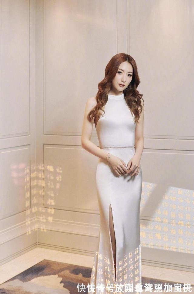 白冰相親節(jié)目餓肚子,忍不住說(shuō)自己沒(méi)吃飯,網(wǎng)友贊其直爽可愛(ài)