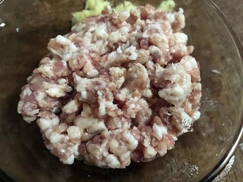 绝配|豆角和它是绝配,炒一盘下饭,保证一粒米饭都不剩,太香了