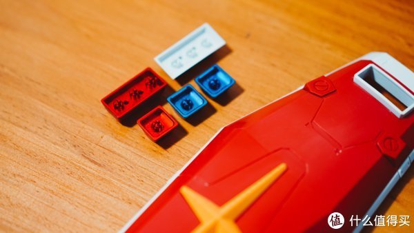 吉翁|高达键盘居然还有补完计划?ikbc联名高达金属键帽上手体验