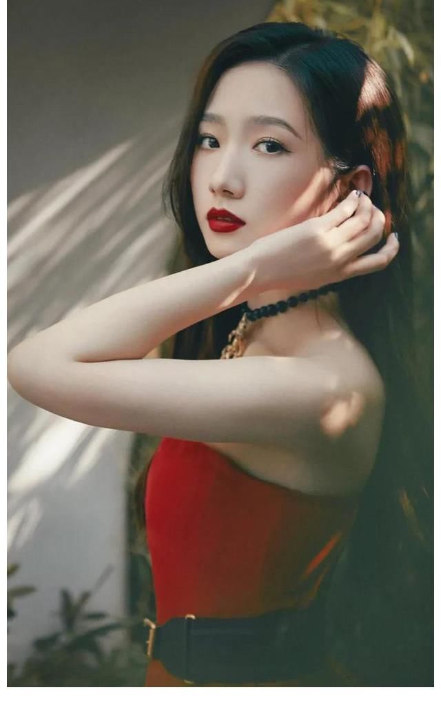 孟美岐：從學員到導師，她只用了四年，愛情分禮義廉恥