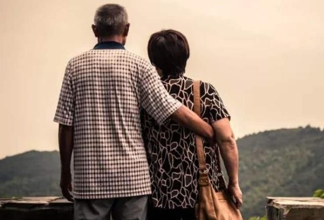 小郑|“假丁克”逐渐开始流行,三个现实问题却让人不可忽视,真可悲!