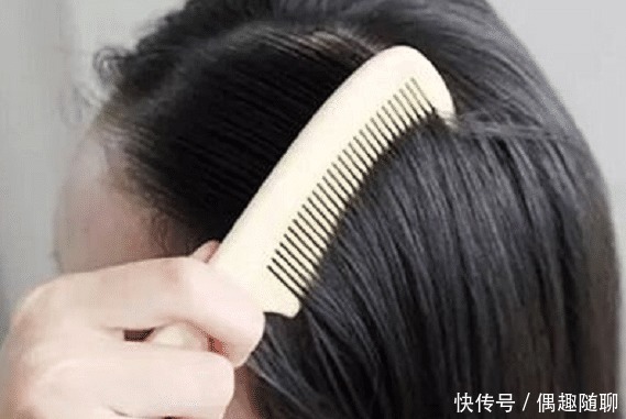 头发洗完隔天油?内行人:洗头时不仔细这4点,干性发质也易油!