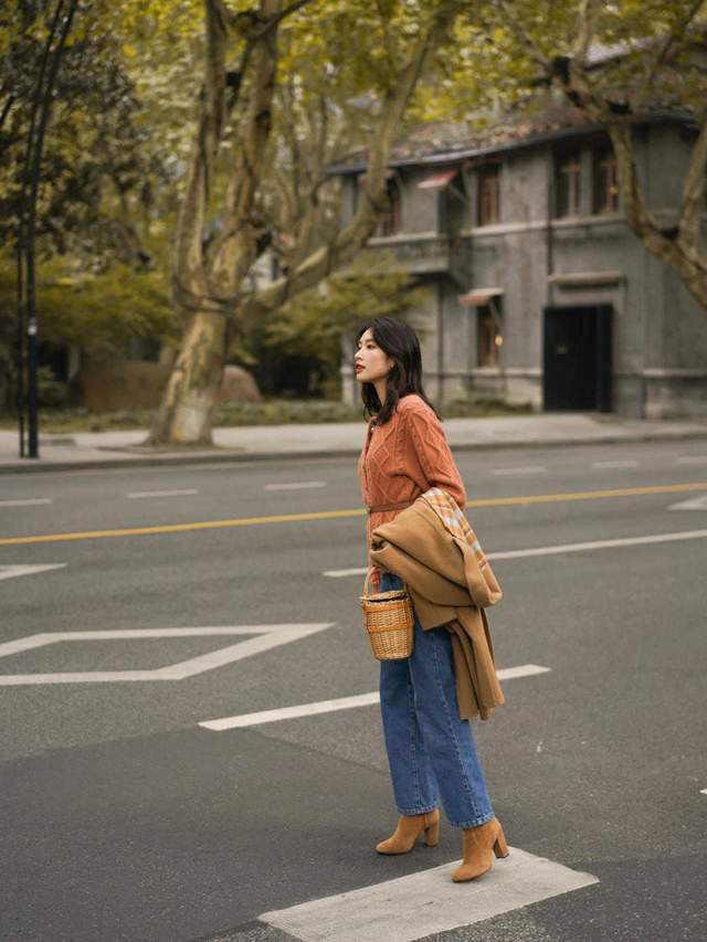 针织衫|被秋天的“阔腿裤”美到!不光很流行,搭配起来简单还很好看