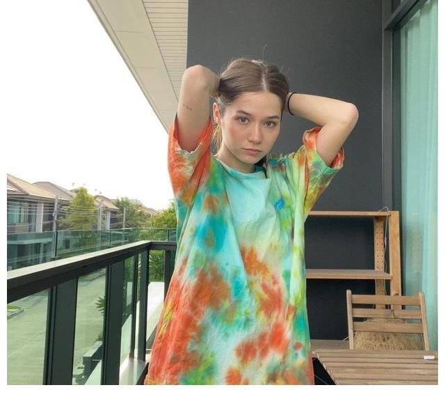 阿斯利康|泰女星Vi接种阿斯利康后出现发热、身体疼痛等症状