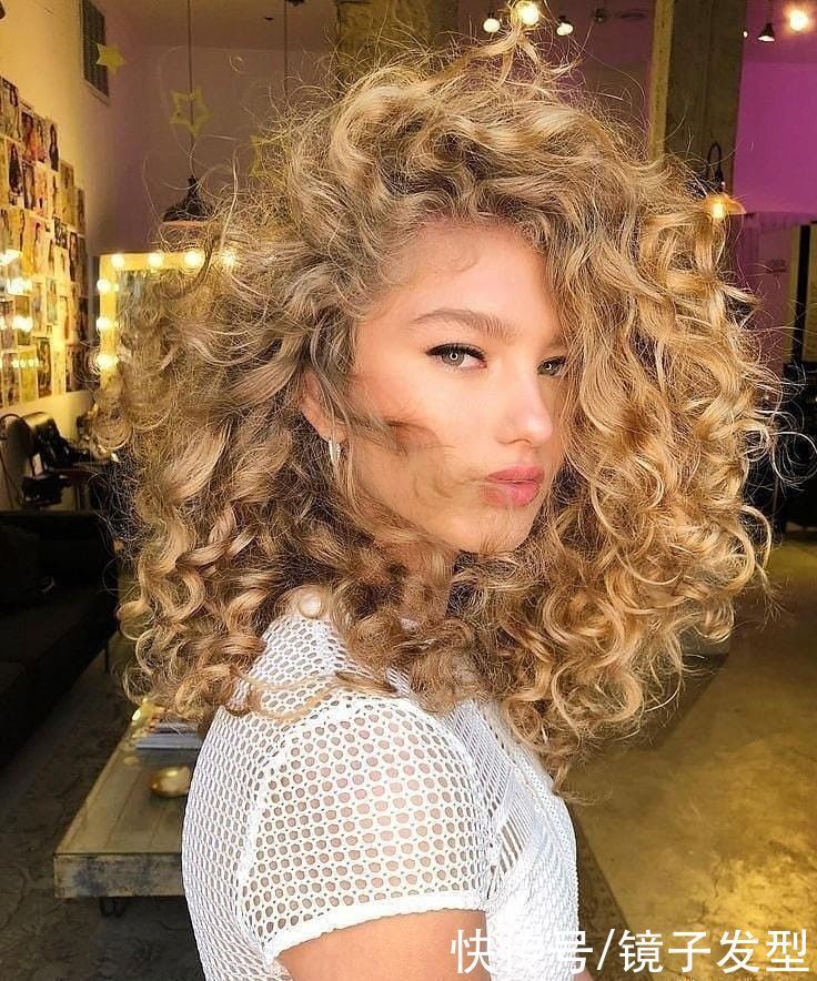 刘丽丽|新年发型别再乱剪了,这才是当下最火的发型,无论长短都很心动