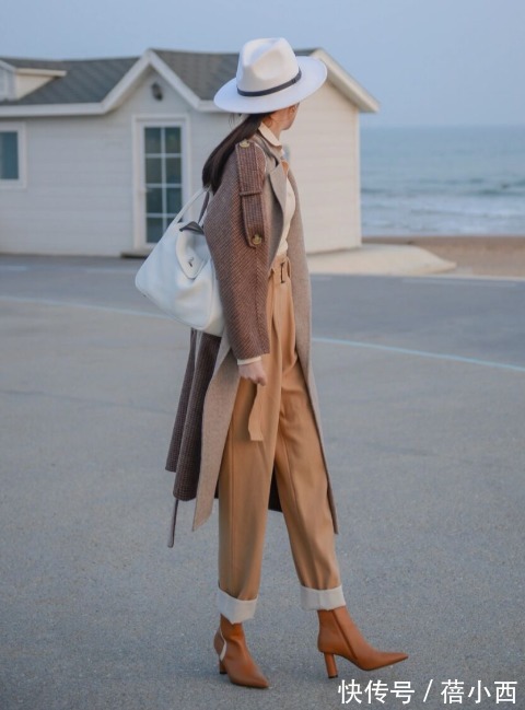 高跟鞋|让你一秒变高级的大衣穿搭,趁冬末赶紧穿起来,美得高级又轻松