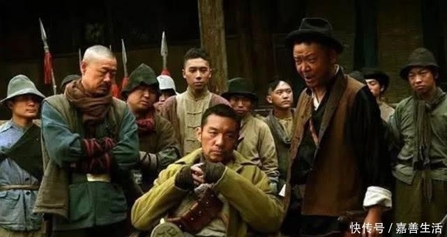 王三春|此人靠几根青杠棒起家, 在川陕建立“自治国”30年, 无人敢惹