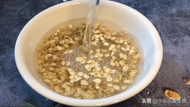 胡萝卜|冬天，燕麦和红豆是绝配，我一周煮3次，很多人不知道有啥用