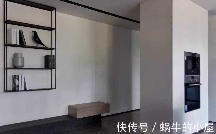 深度|简明有深度的现代三居室，用光线来辅助灰白元素，营造静好的空间