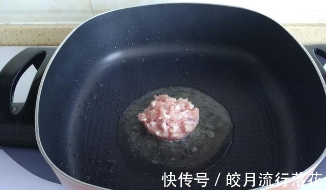 多汁|教你一道炸酱面，经典的味道，筋道的口感，酱香浓郁，美味多汁！