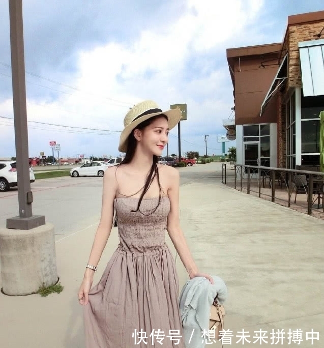  气质|街拍：气质出众的美女，各种风格随意切换，你喜欢哪种