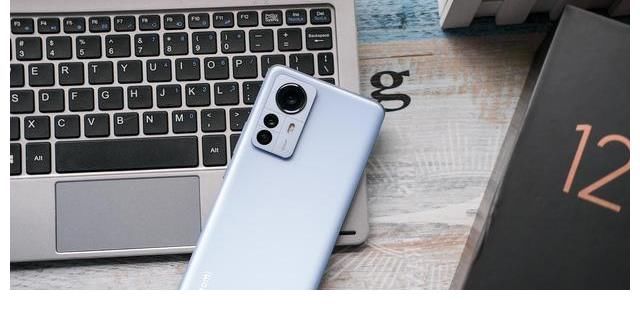 GT2|预算4000元，是选择realme GT2 Pro，还是小米12呢？