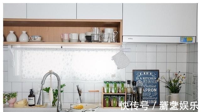 白色系|她家玄关太好看了,一进门就被美到,喜欢这样务实不花哨的装修!