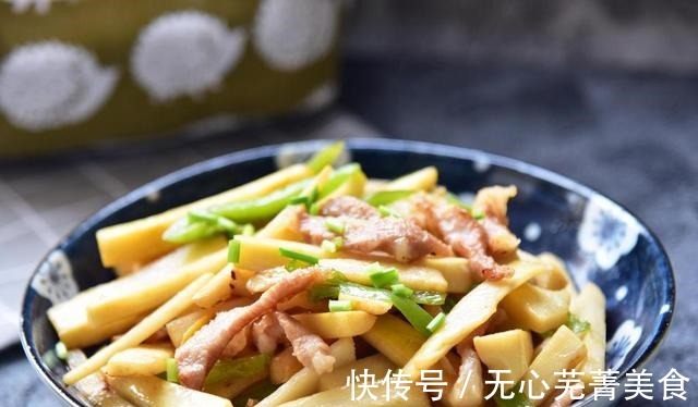 蘑菇|清淡可口的冬笋蘑菇炒火腿，制作简单，是你夏季不容错过的美食！