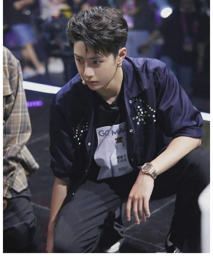 张艺兴|《街舞4》韩庚、刘宪华战队输太惨，网友质疑节目组偏袒王一博