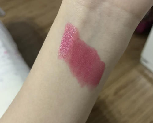 颜色|黄皮一定别涂的四只“玫瑰色”，显黑又显老，分分钟被吐槽