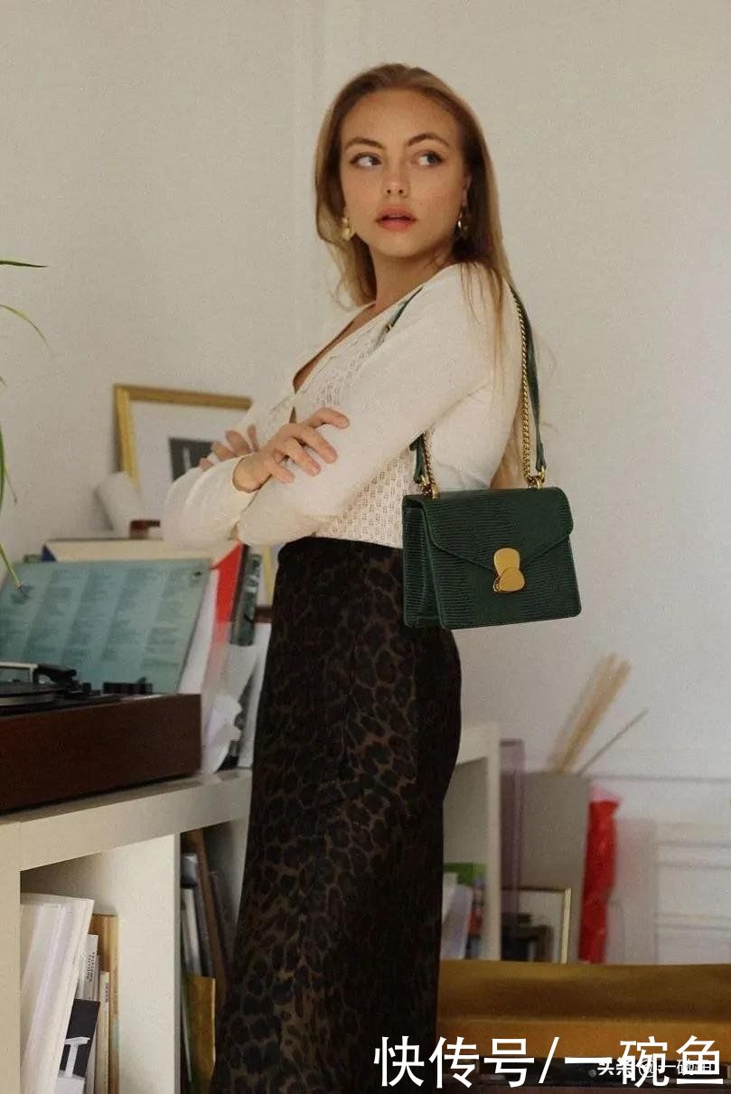 今春爆流行的“薄外套”，有这4件就够！30个穿搭模板，好看