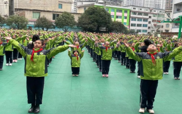 韵律操|桐梓：逸夫小学“你笑起来真好看”韵律操深受学生喜欢！