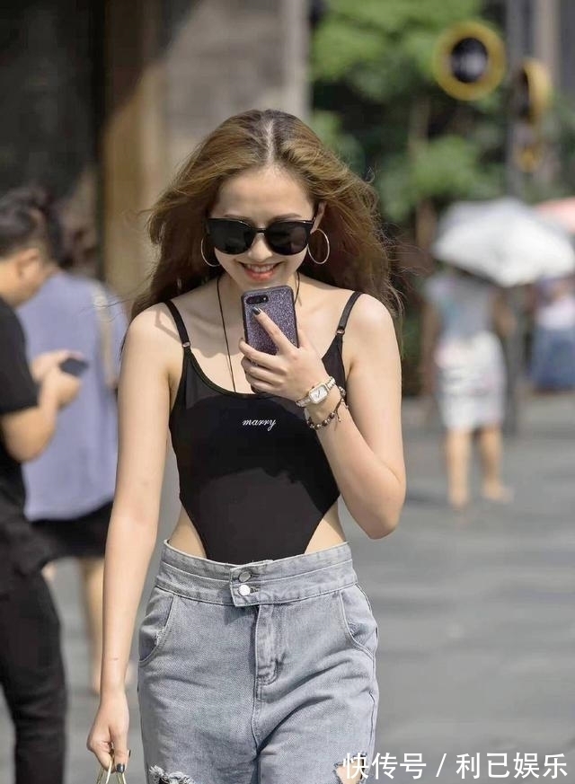 搭配 柔美多姿的打底裤美女,时尚休闲又百搭,舒适清爽