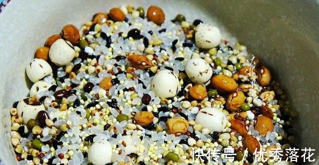 晚餐|夏天,晚餐就爱吃这粥,特别解暑,饱腹又润肠,皮肤也变好了!