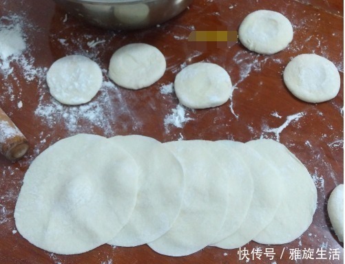面团|这个包子没有肉却特别鲜,只用俩食材,一个负责香,一个负责鲜!