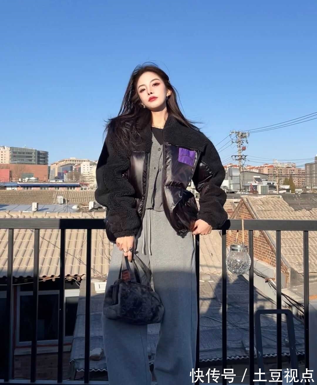 衣身 黑色羽绒服也能穿出高级感?看看这些搭配方式,简约日常又保暖