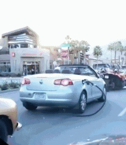 |搞笑GIF:伤害性不大 侮辱性极强的瞬间