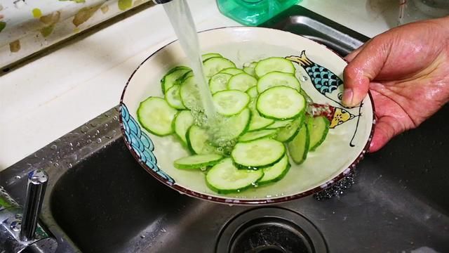 虾仁|夏天，这3样食材一起做汤美极了，营养非常全面，不加味精都特鲜
