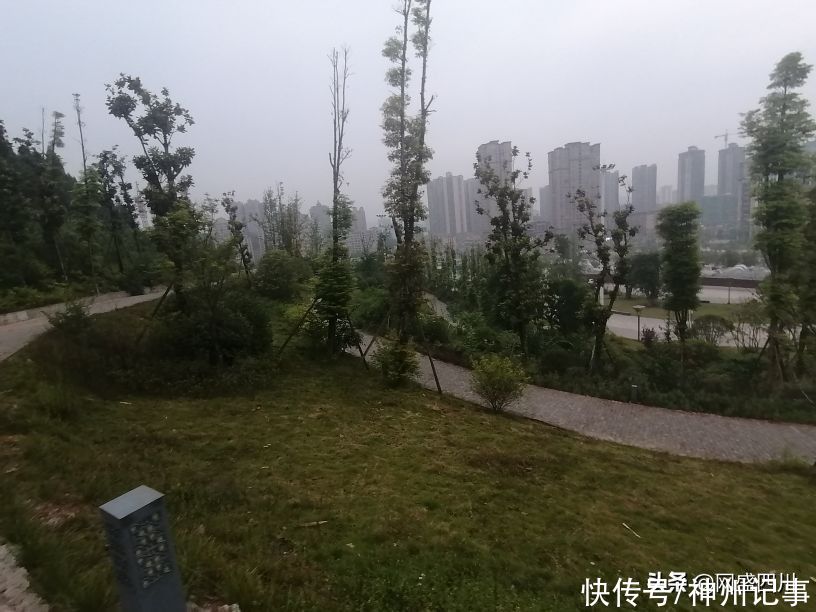 蓬安|逛游百牛赞歌广场，这里风景独好