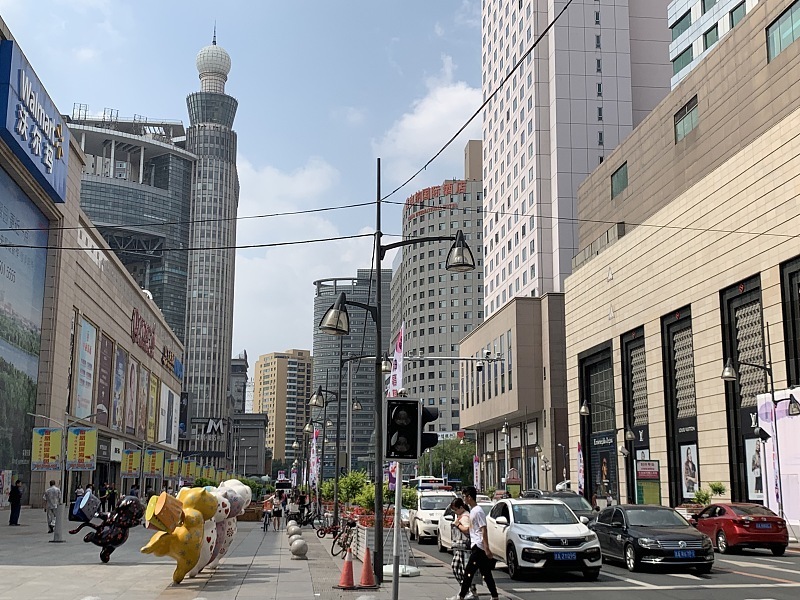 街道|楼市“怪象”：大量商铺关门，满大街都是药店、餐饮店和房产中介