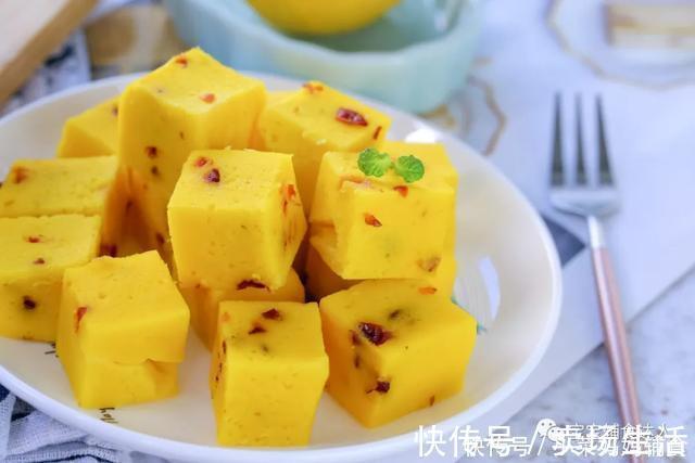 蔓越莓干|无油无糖不发酵，儿子却抱着不想撒手一搅一蒸就出锅，太简单