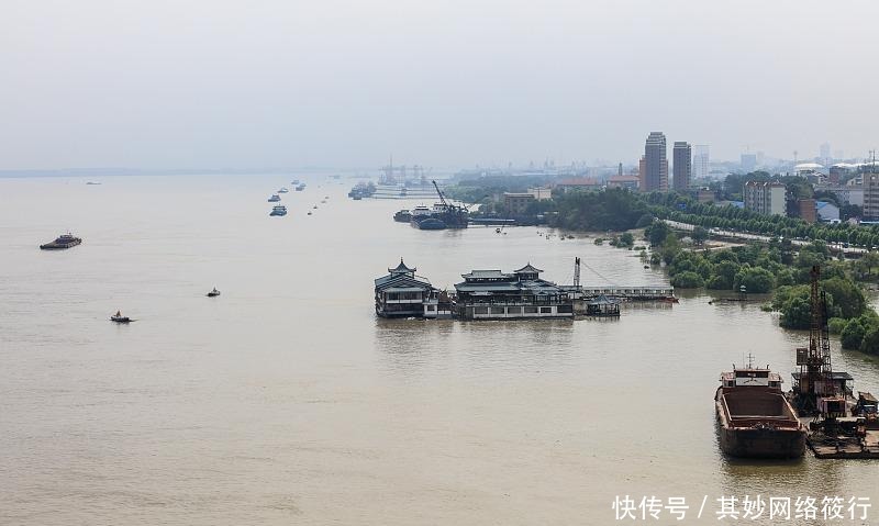 名篇|宋词怀古3大名篇,苏辛各占1篇,他只是偶尔填词,便占了1篇!