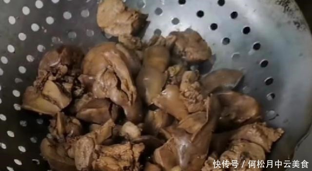 学会一招,做出的鸡肝香辣可口,开胃下饭,不输饭店