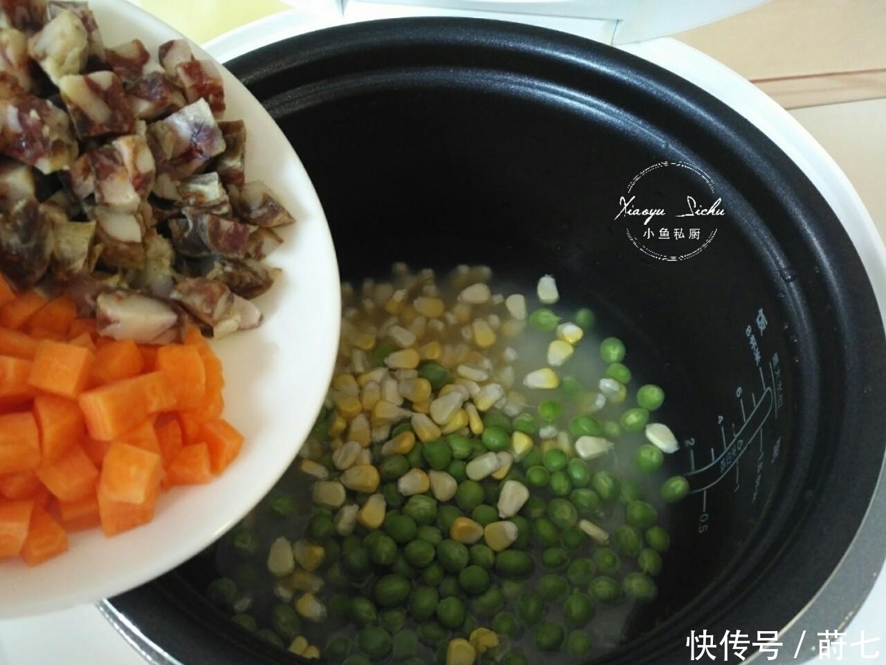 饭菜|特适合懒人的腊肠焖饭,饭菜一锅出,简单到只要你会煮米饭