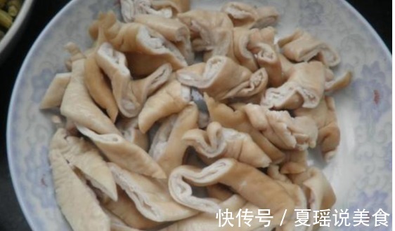 猪大肠别买回来就焯水，只需多加这一步，炒出来不腥臭更入味！