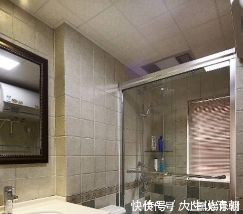 阳台上|装修130㎡新房花30万,满屋子的实木家具,儿女来看了都夸上档次!