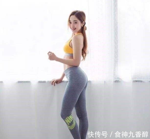 身材|时尚穿搭:紧身打底裤女神,身材曼妙,显得格外靓丽