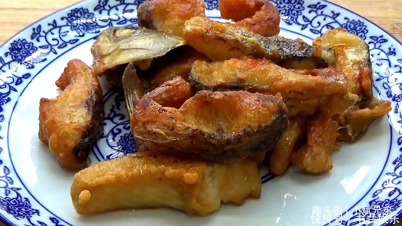 鱼块|教你好吃的番茄焖草鱼家常做法，鲜香美味口感软滑，开胃又下饭