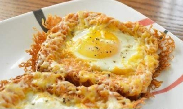 芹菜虾仁|美食推荐鸡蛋吐司、山药莲藕鸡汤、家常鲫鱼、芹菜虾仁的做法