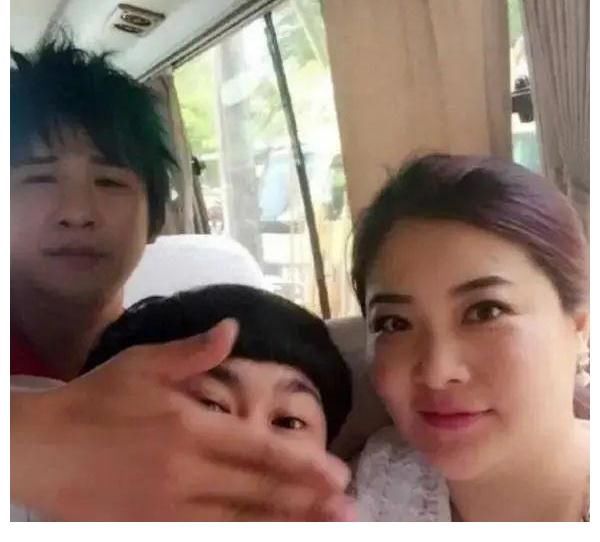 不装清高，就是爱钱不行吗？