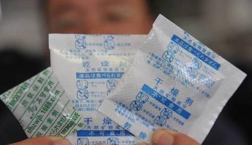 妈妈|8岁男孩误吞“干燥剂”,机智妈妈一招救了孩子,医生直夸有文化