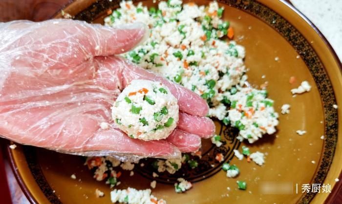 豆角|三伏天可以不吃肉，碰到此菜别手软，一斤不到2块钱，鲜美又营养