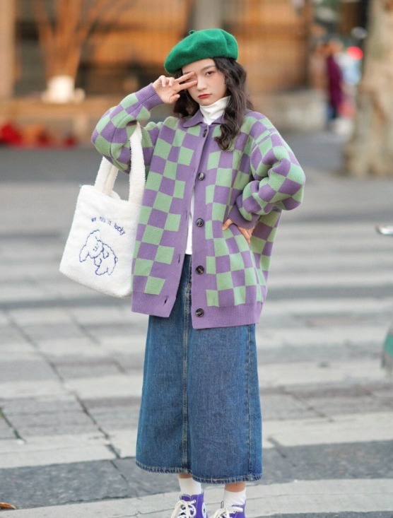 格纹 “针织衫+半裙”才是今冬最火穿搭,简约大方又时髦,照穿准没错
