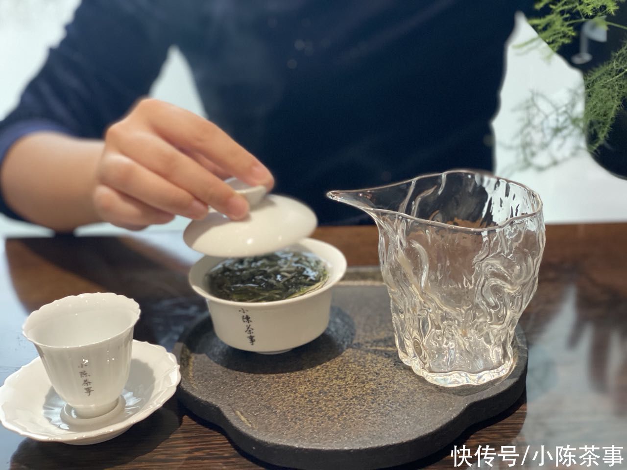 白茶|90℃的温水，100℃的沸水，哪个才是冲泡白茶的最优解？