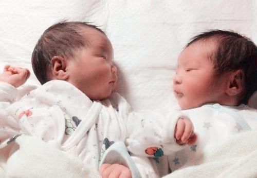 小雯|90后孕妈一胎生下两娃，全家正高兴的时候，医生：不是双胞胎