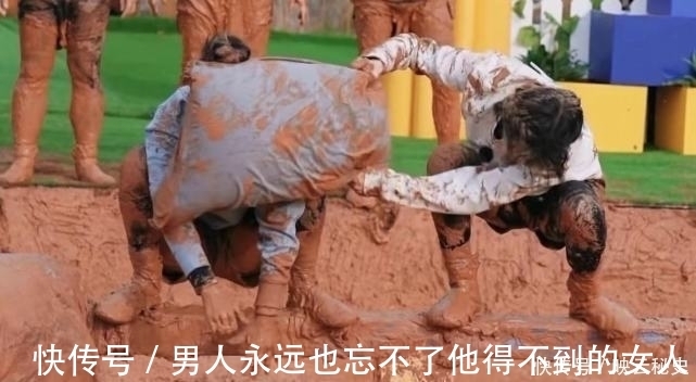 宋雨琦打baby面部后，被网友曝在后台把开水倒助理身上，做事嚣张